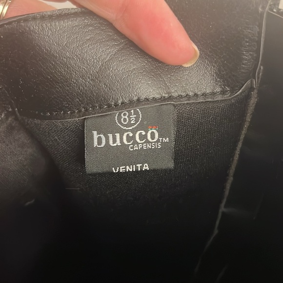 Black boots - Picture 6 of 6